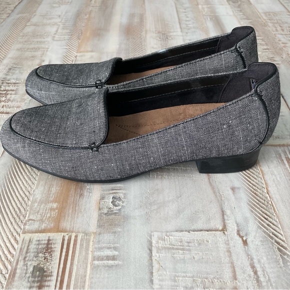 CLARKS Keesha Luca Loafers, Size 7 - Picture 3 of 9